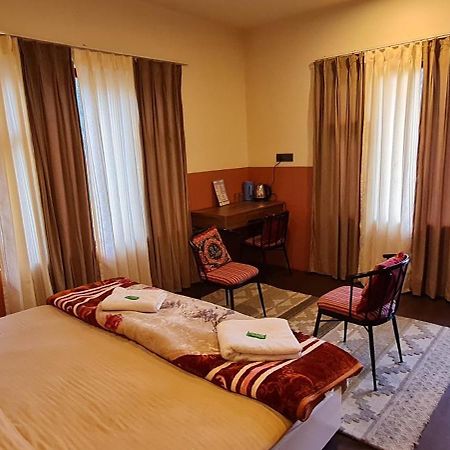 Anand Yul Jispa Hotel Exterior photo