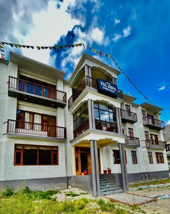 Anand Yul Jispa Hotel Exterior photo