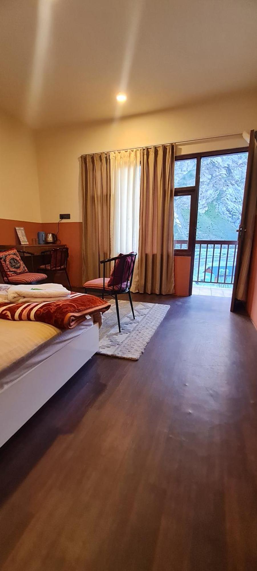 Anand Yul Jispa Hotel Exterior photo