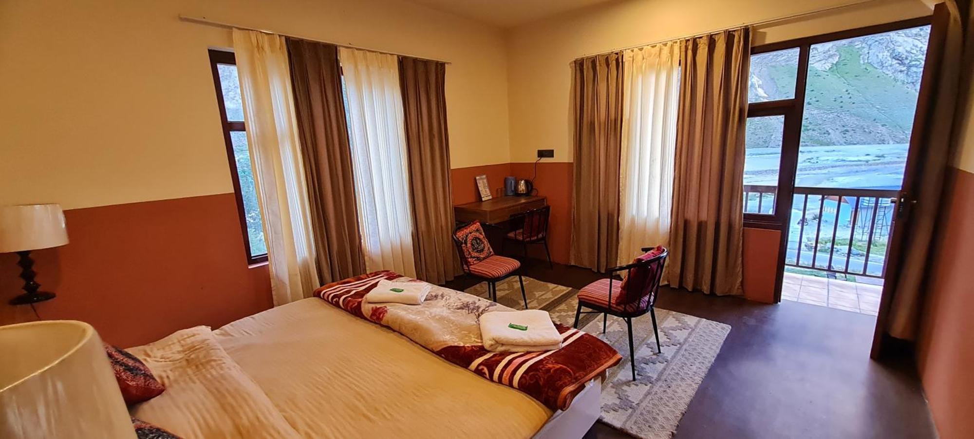 Anand Yul Jispa Hotel Exterior photo